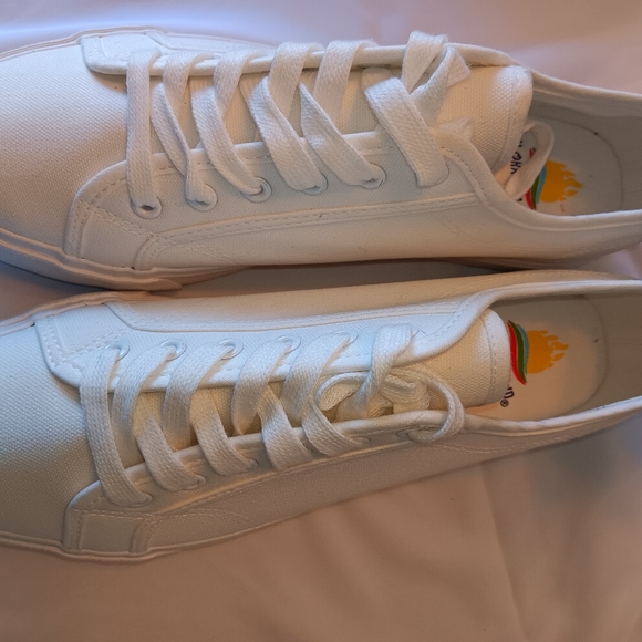 ALOHA ISLAND PUMPKIN SEED SNEAKERS - Picture 2 of 4